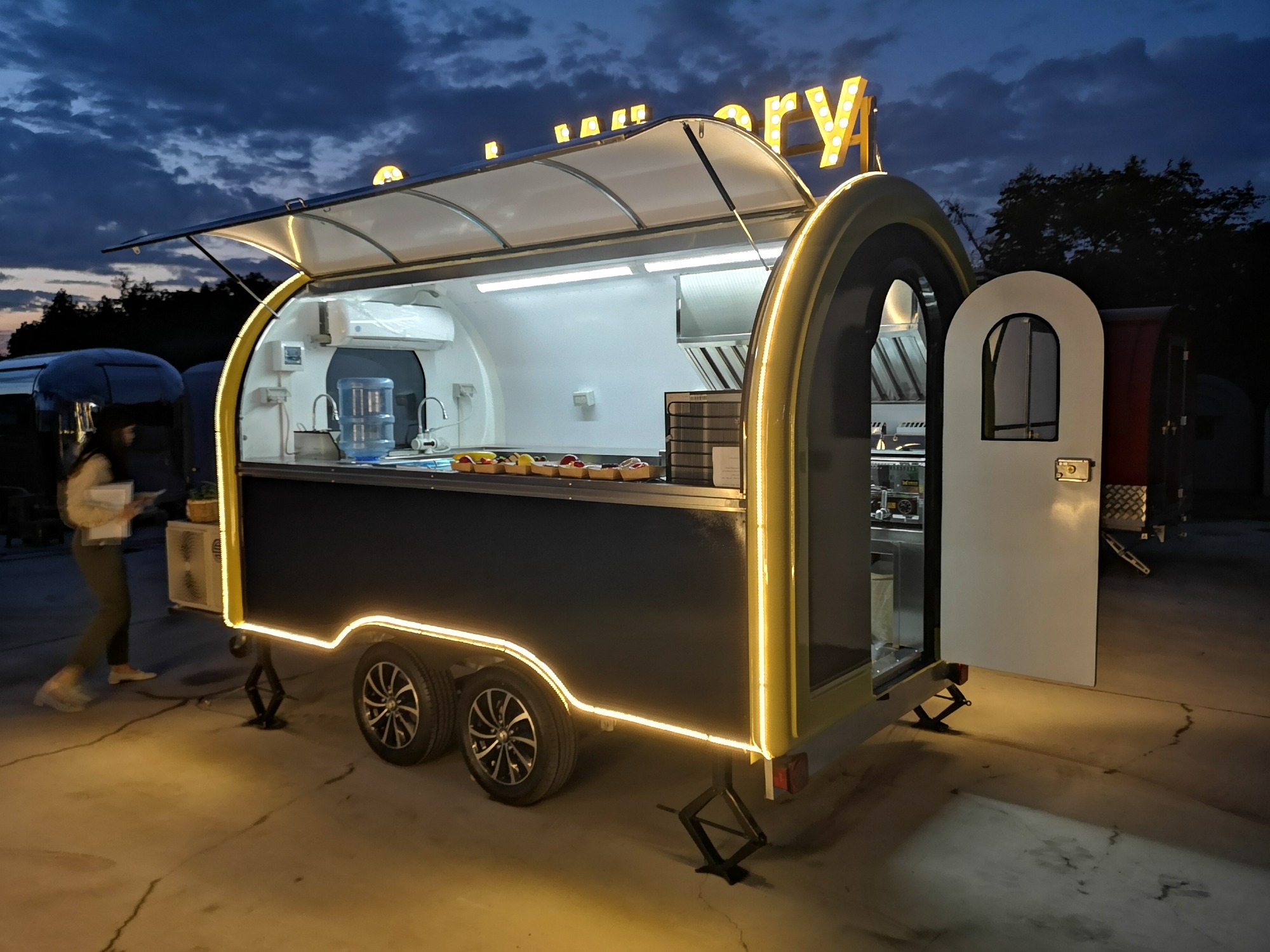 Customized-Mobile Food Trailer Concession Truck Catering Trailer